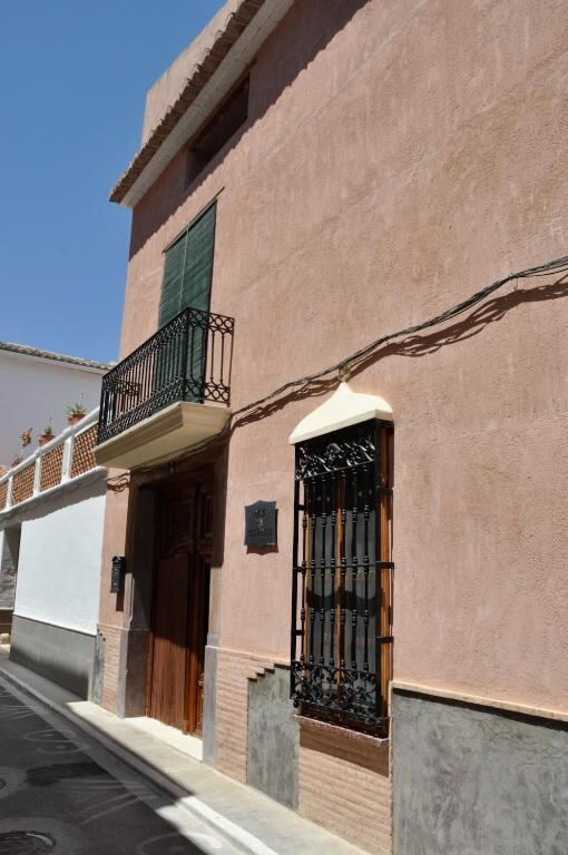 Facade of Casa rural La Boticaria in Villar del Arzobispo, Valencia